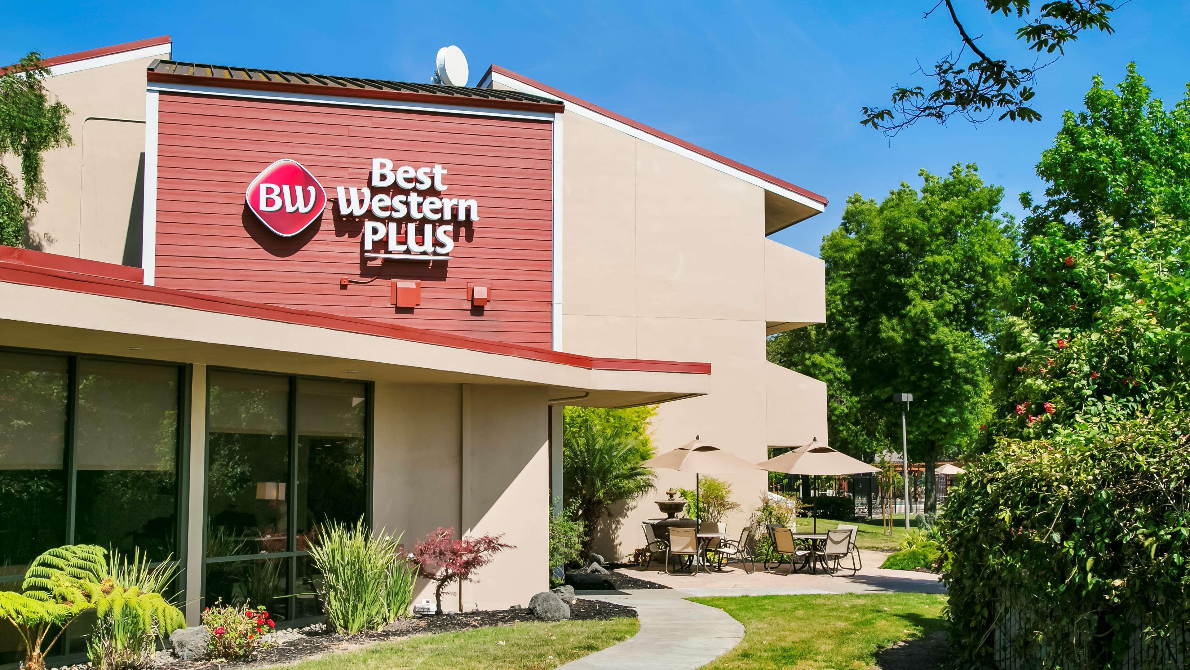 Best Western Plus Garden Court Inn Fremont Exterior photo