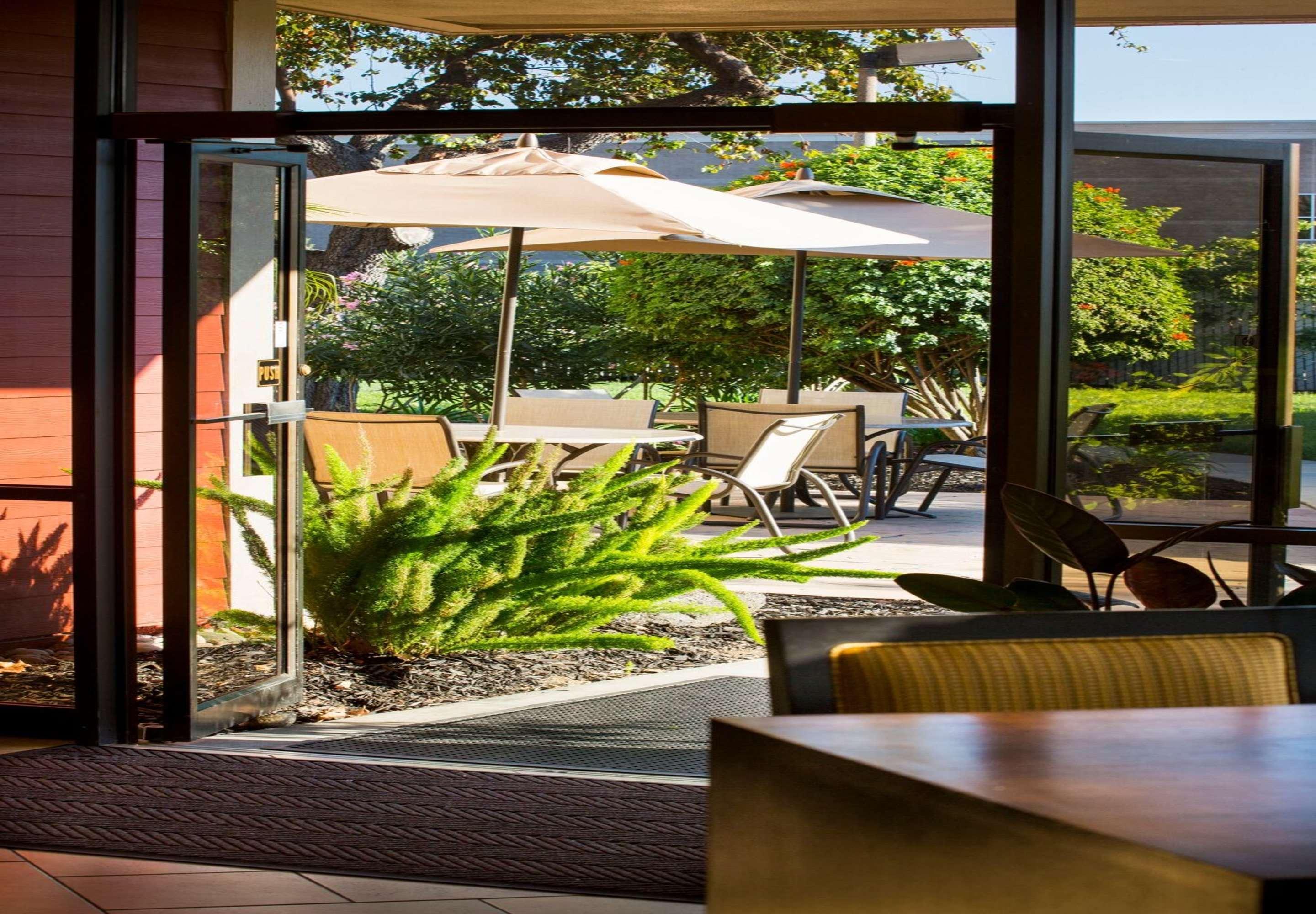 Best Western Plus Garden Court Inn Fremont Exterior photo